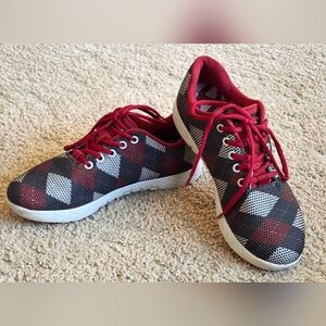 Women's Size 8 NoBull shoes